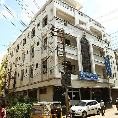 Sri Sai Krishna Deluxe Lodge Haiderabad Buitenkant foto