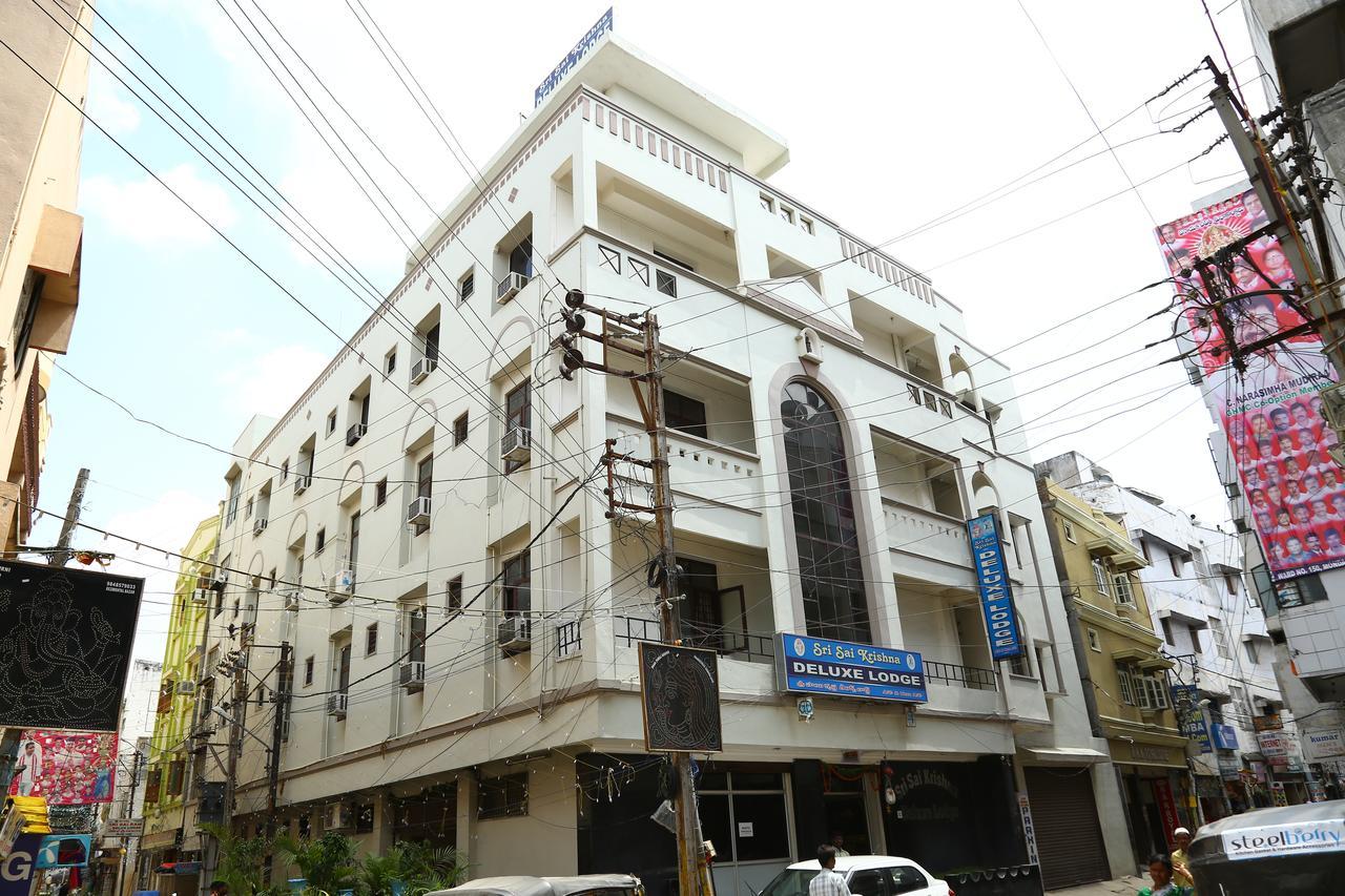 Sri Sai Krishna Deluxe Lodge Haiderabad Buitenkant foto