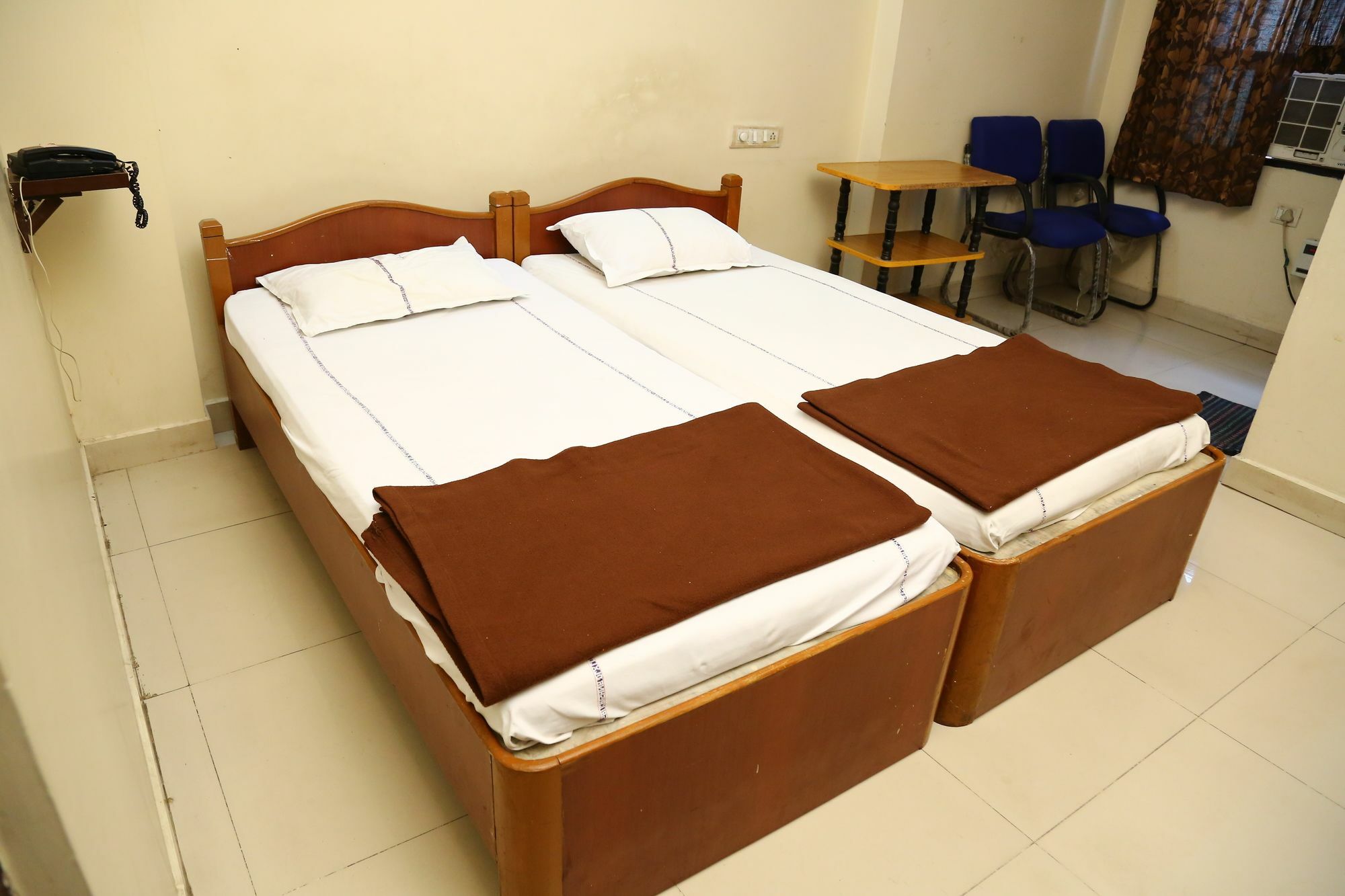 Sri Sai Krishna Deluxe Lodge Haiderabad Buitenkant foto